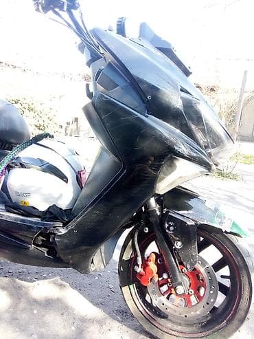 шины для скутера: Скутер/мопед спорт‑класса, черный, с агрессивным обвесом и литыми — 3