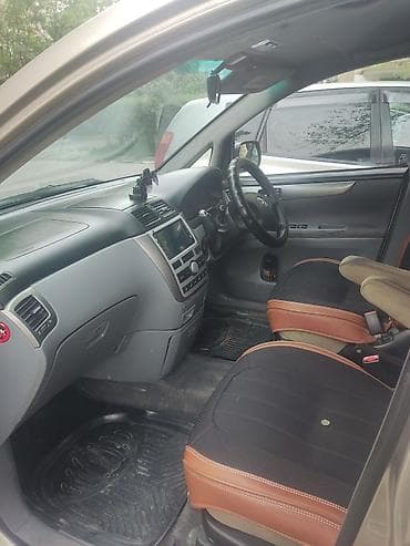 kia clarus: Toyota Avensis Verso: 2001 г., 2 л, Автомат, Бензин, Минивэн — 7