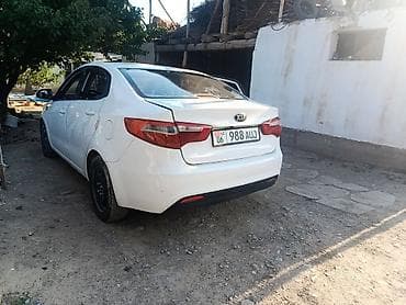 Унаа: Kia Rio: 2014 г., 1.6 л, Кол менен иштөөчү, Бензин, Седан — 4