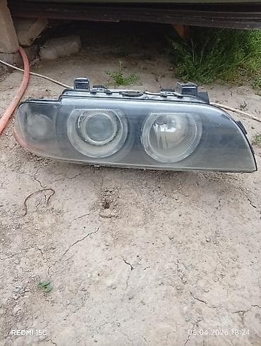 Передняя левая фара BMW