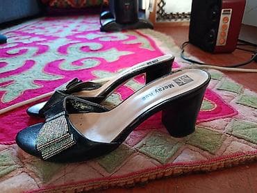 шлёпанцы: Женская обувь — две пары. размер 37 1) Босоножки на каблуке — 4