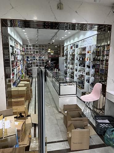 сдается место в салоне: Продается нежилое помещение на первой линии по адресу: Киевская улица — 6