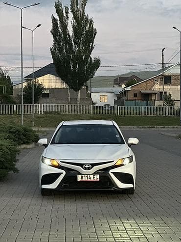 Toyota Camry: 2021 г., 2.5 л, Автомат, Бензин, Седан — 2