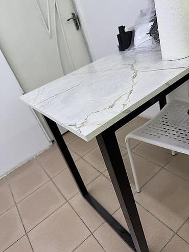 Столы: Маникюрный стол новый . Длина 100 ширина 60 см . Цена окончательная — 1