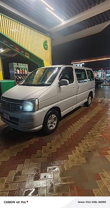 Toyota Noah: 2000 г., 2 л, Автомат, Бензин, Минивэн