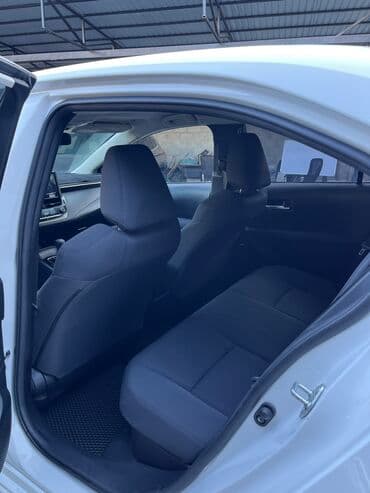 суу чачкыч: Toyota Corolla: 2022 г., 1.8 л, Вариатор, Гибрид, Седан — 5