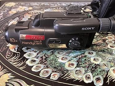 видие камера: Видеокамера Sony Handycam CCD‑FX270E (Video8) - Формат записи: Video8 — 2