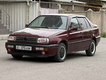 Volkswagen Vento: 1993 г., 1.8 л, Ручные, Бензин, Седан