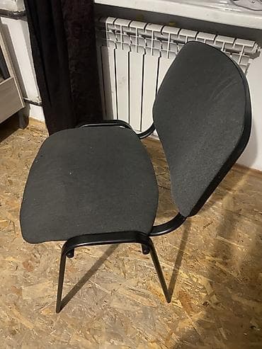 small table: Стул с мягким сиденьем и спинкой - Компактный стул с лаконичным — 1