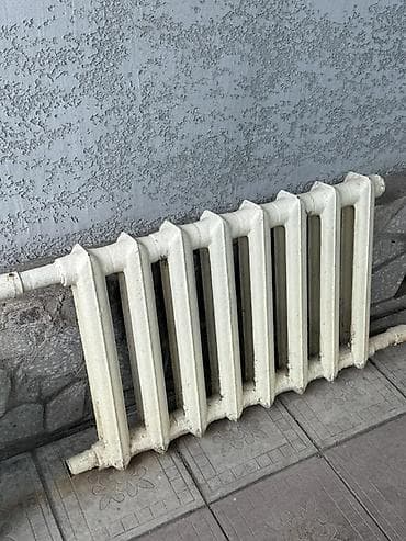 Чугунный радиатор отопления, 8секций в рабочем состоянии -