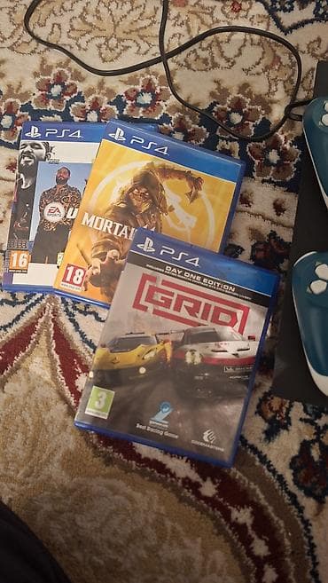 Техника и электроника: Игровая консоль Sony PlayStation 4 (Slim) в комплекте. В комплект — 4