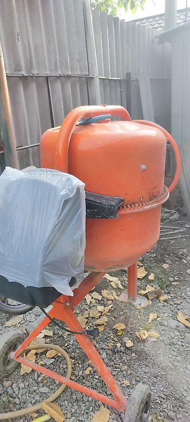 бетонные: Бетономешалка Гравитационная, Средняя (150 - 300 л) — 1