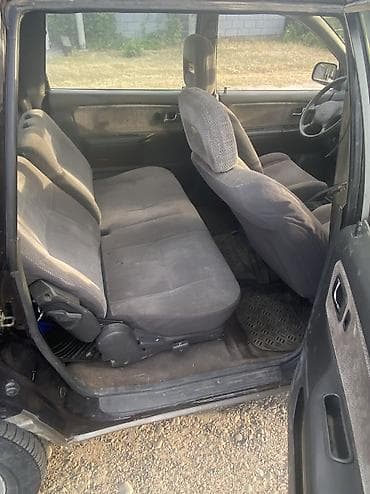 маяк м17: Mitsubishi Space Wagon: 1993 г., 2 л, Механика, Бензин — 5