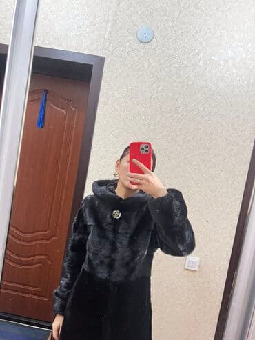 second hend: Шуба цвет чёрный бриллиант состояние отличное причина продажи — 2