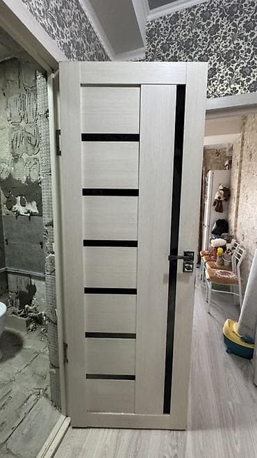 Межкомнатная дверь, Б/у, Со стеклом, Распашная, Лофт, цвет - Серый — 1