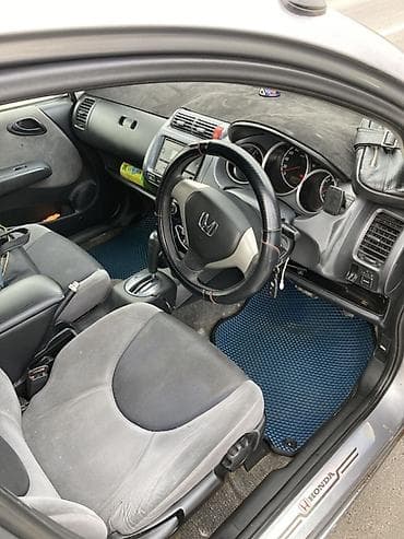 хонда фит 2 поколение: Honda Fit: 2003 г., Хэтчбэк — 9