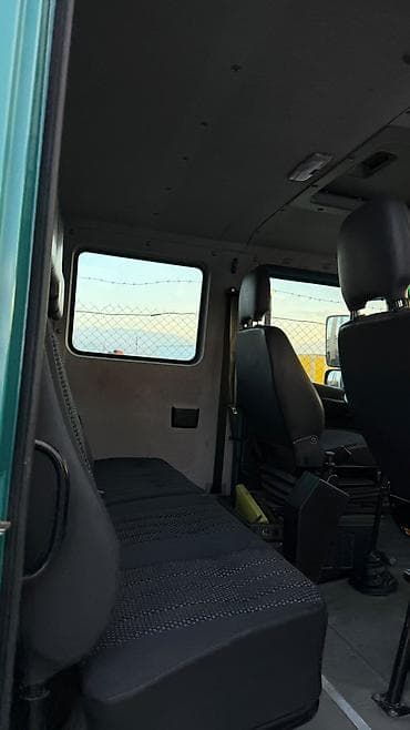 меняю на рекс: Mercedes-Benz Vario (длиннобазный тентованный фургон). - Кабина на 3 — 2