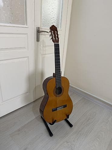 “YAMAHA C40” Срочно продается классическая гитара от фирмы Ямхаха в