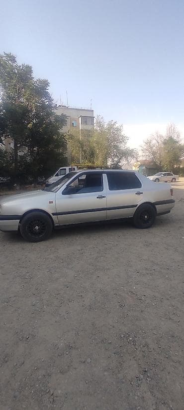fr v: Volkswagen Vento: 1992 г., 1.8 л, Механика, Газ, Седан — 3