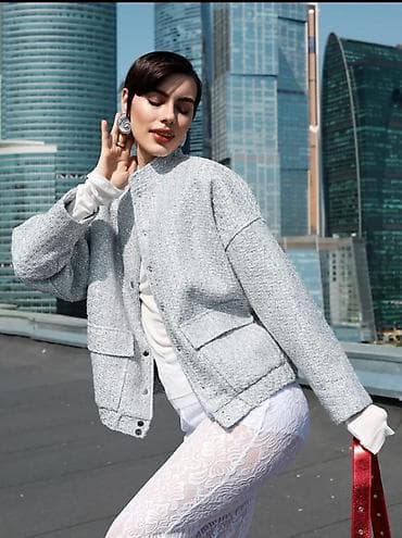 Жеке буюмдар: Женская жилетка 48-50 размер
Твидовый бомбер 50-52 размер — 2