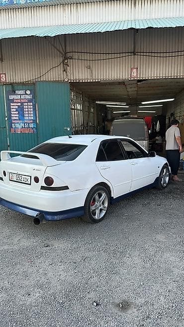 Toyota Altezza: 1999 г., 2 л, Автомат, Бензин — 6