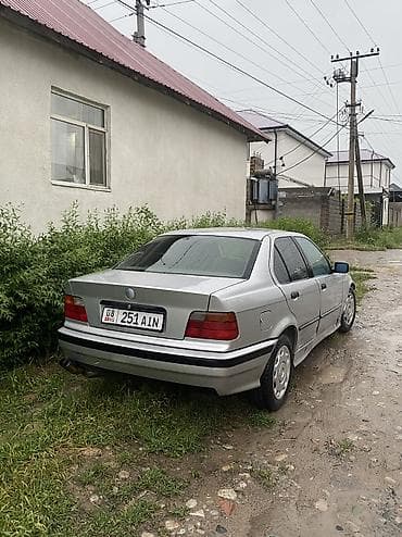 BMW 3 series: 1993 г., 1.8 л, Кол менен иштөөчү, Бензин — 2