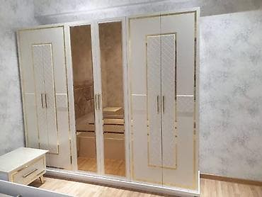 требуется плотник: Разборка сборка мебели 
Опытный мебельщик 
Любой сложности — 1