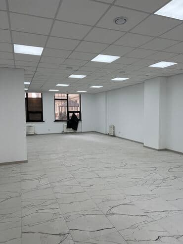 продаю офис 107 м² с ремонтом с мебелью административное здание 1 этаж: Продаю Магазин В жилом доме, 112 м², Свежий ремонт, Отдельный вход, 1 этаж — 8