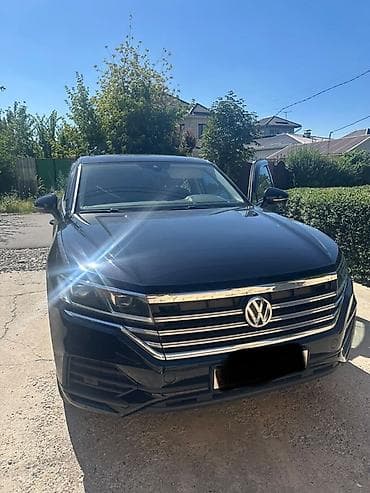 Volkswagen Touareg: 2018 г., 2 л, Автомат, Бензин, Кроссовер — 3