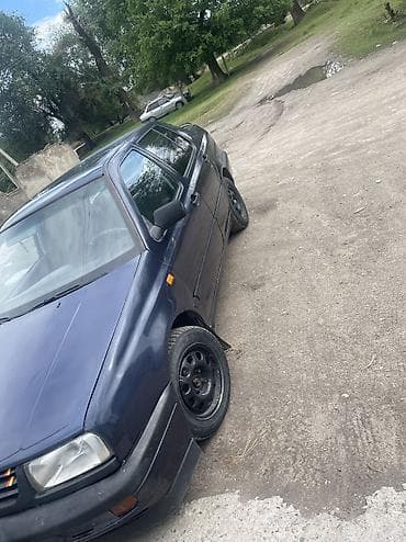 Volkswagen: Volkswagen Vento: 1992 г., 2 л, Кол менен иштөөчү, Бензин — 4