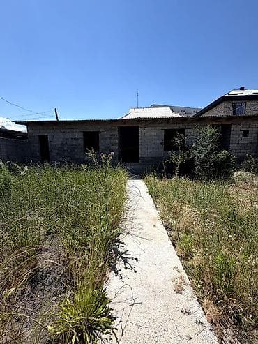 до 200000 сом ош: 🏡 Продается дом в Сокулуке 📍 Участок — 4,62 сотки 🏠 2 жилые комнаты с — 7
