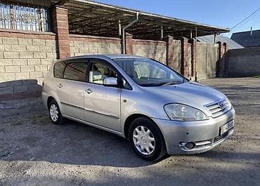 японский трактора: Toyota Ipsum: 2001 г., 2.4 л, Автомат, Бензин, Минивэн — 3