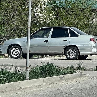 Продажа авто: Автомобиль: седан с четырьмя дверями, серебристый цвет, киргизские — 2