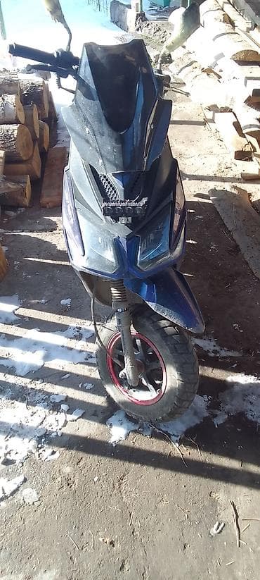 скутер 200 куб: Тип скутера 150 куб. см, Бензин, Б/у — 1