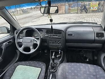 opel vektra b: Volkswagen Golf: 1994 г., 1.6 л, Механика, Бензин, Хэтчбэк — 7