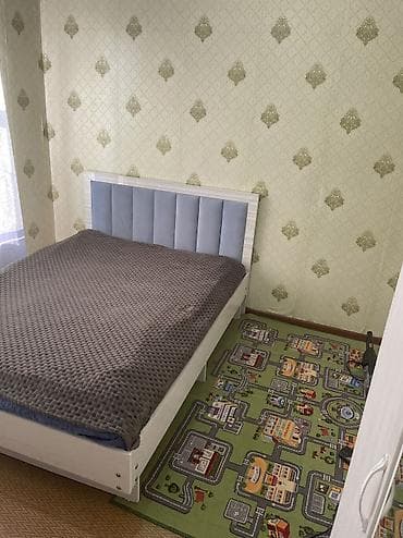 Продажа комнат: Сдаю комнату (только девушкам) двухкомнатной квартире, в соседней — 1