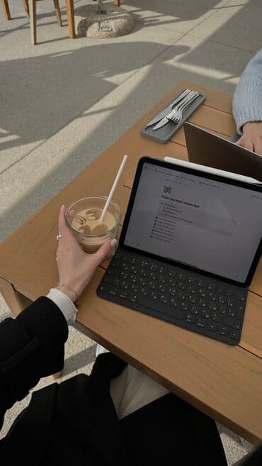 планшет продаю: Планшет, Apple, 10" - 11", Классический цвет - Черный — 1