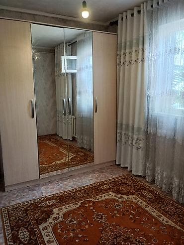 Бөлмөлөр: В Центре Сдается 2 комнатная дом отдельная комната в квартире/доме — 3