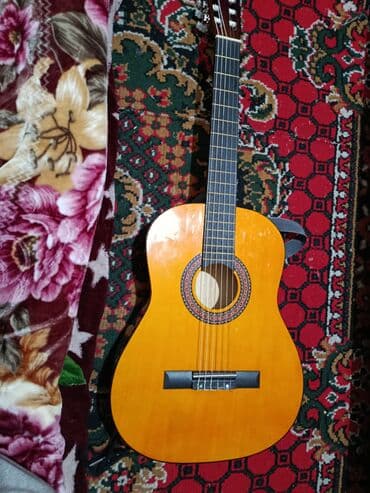 Классическая акустическая гитара 4/4. - Тип: классическая (нилоновые