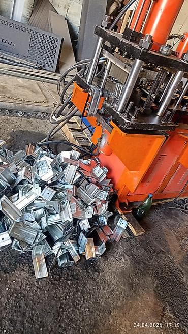 уголок метал: Уголки, Сталь, Оцинкованный — 1