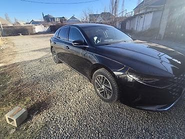 автоком: Седан бизнес‑класса чёрного цвета. Особенности и оснащение: - — 4