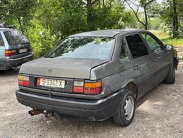 машина жыгули: Volkswagen Passat: 1990 г., 1.8 л, Кол менен иштөөчү, Седан — 4