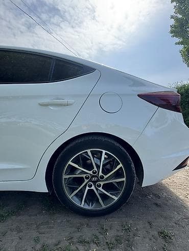 lexus e: Hyundai Avante: 2019 г., 1.6 л, Автомат, Бензин, Седан — 4