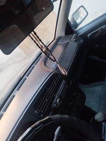 vin code: Volkswagen Vento: 1993 г., 1.8 л, Механика, Бензин, Седан — 4