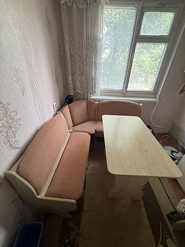 Дом и сад: Кухонный уголок с набором мебели в светло-бежевых тонах Состав — 1