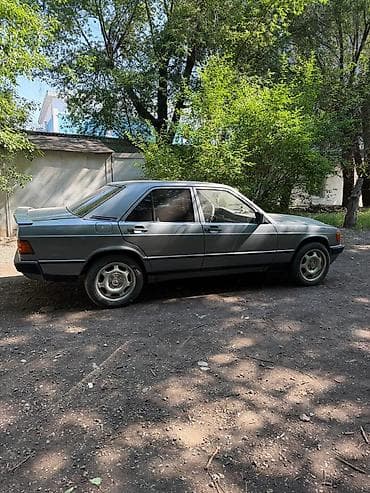 v class: Mercedes-Benz 190: 1985 г., 2 л, Механика, Бензин, Седан — 2