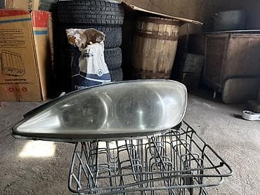 Комплект передних фар Toyota Оригинал, Япония at lalafo.kg Комплект передних фар Toyota Оригинал, Япония