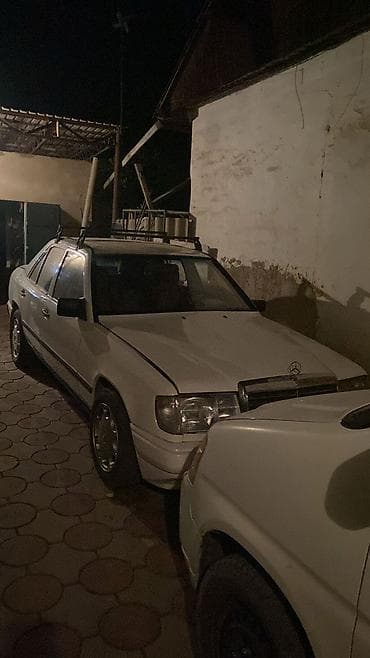 Mercedes-Benz W124: 1988 г., 2 л, Механика, Бензин, Седан