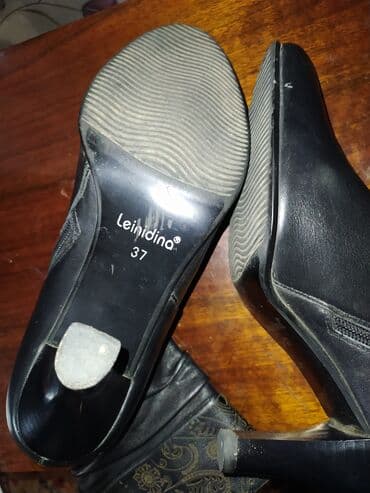 женская модельная обувь больших размеров: Продаю женские кожаные демисезонные сапожки б/у, но носились мало — 7