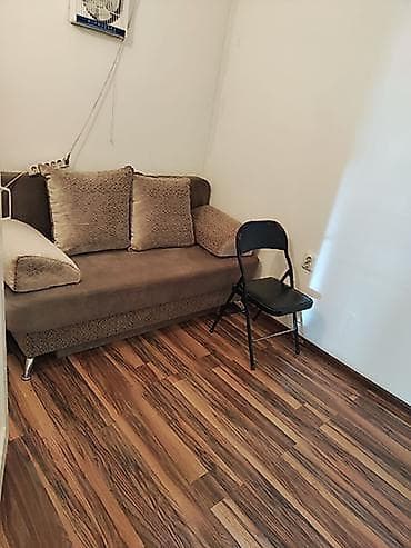 улан 2: Авторынок Кудайберген Сдается офисное помещение Площадь: 30м2 С — 4